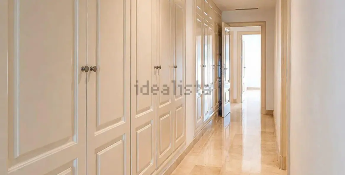 Venta de apartamento en planta baja en Nagüeles 19