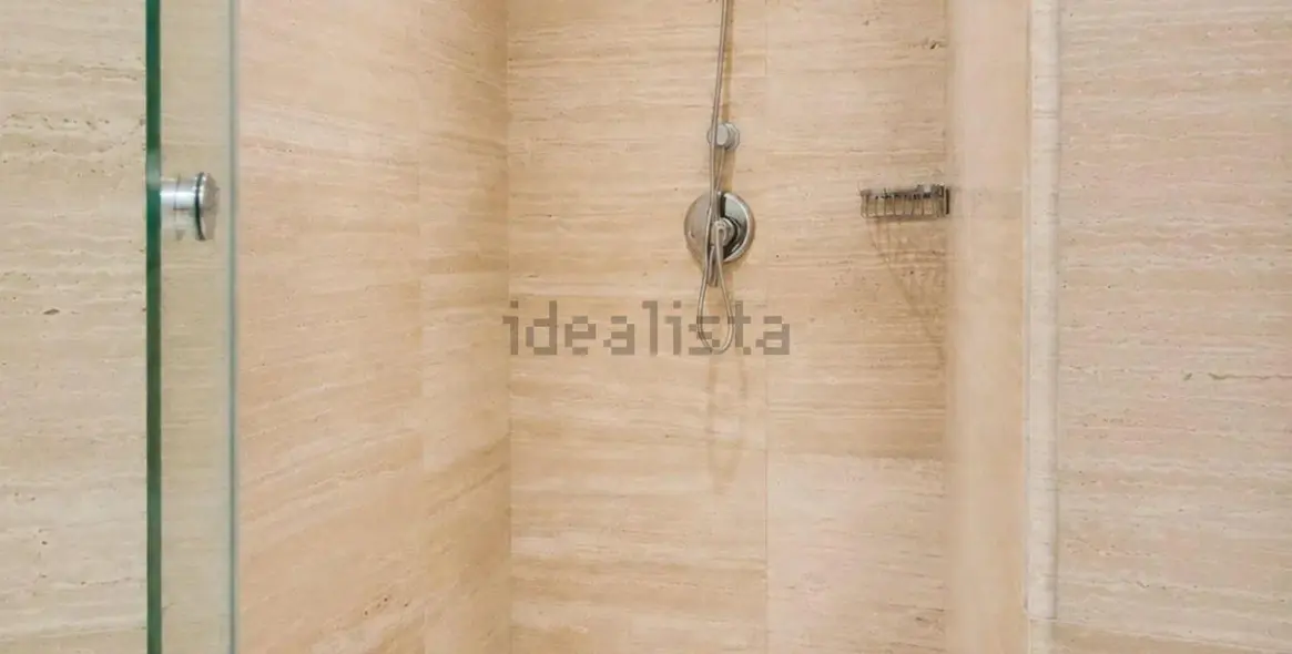 Venta de apartamento en planta baja en Nagüeles 24