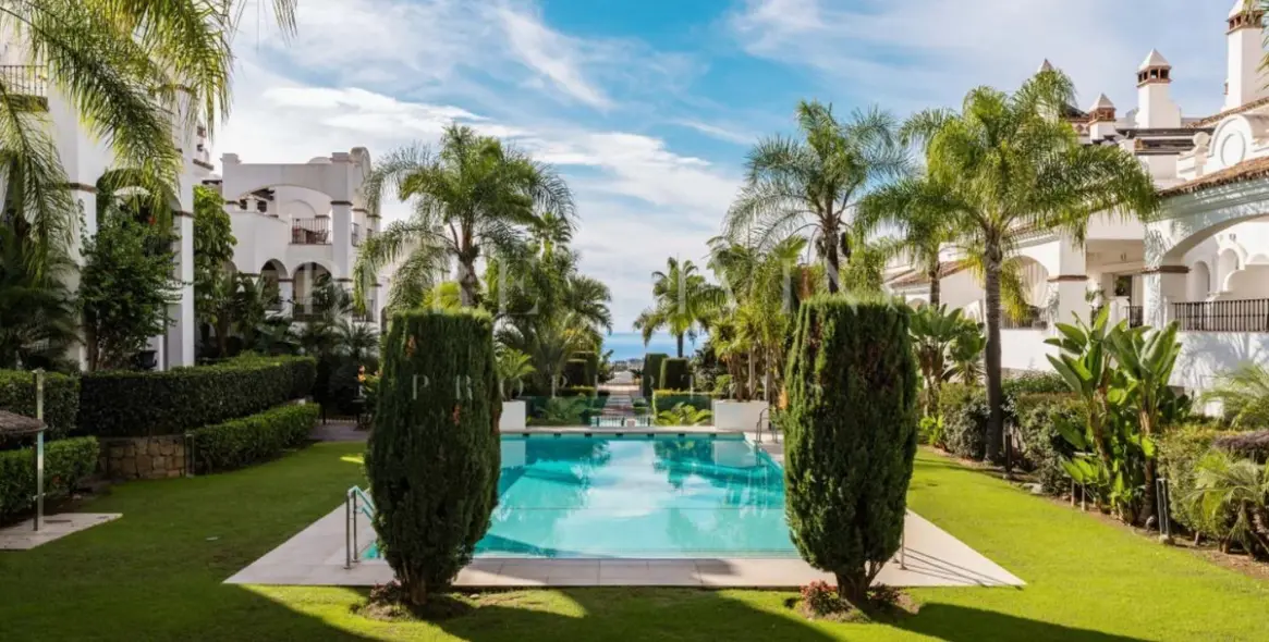 Venta de apartamento en planta baja en Nagüeles 29