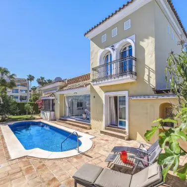 Venta de villa independiente en Bahía de Marbella