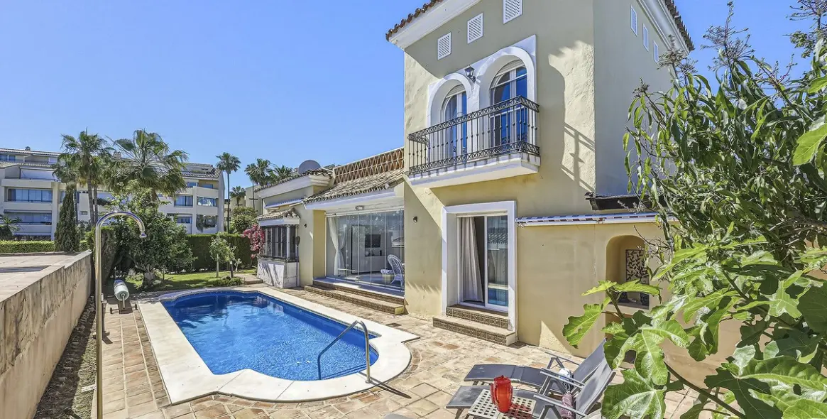 Venta de villa independiente en Bahía de Marbella 5
