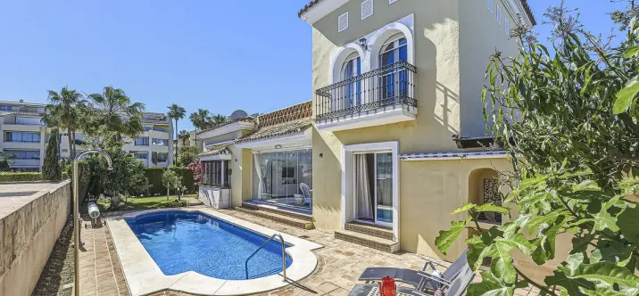Venta de villa independiente en Bahía de Marbella 4