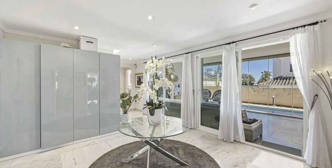Venta de villa independiente en Bahía de Marbella 21