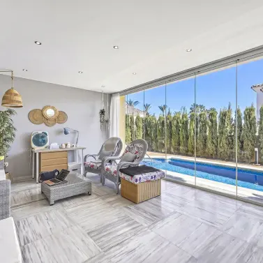 Продажа  отдельно стоящей виллы в Bahía de Marbella