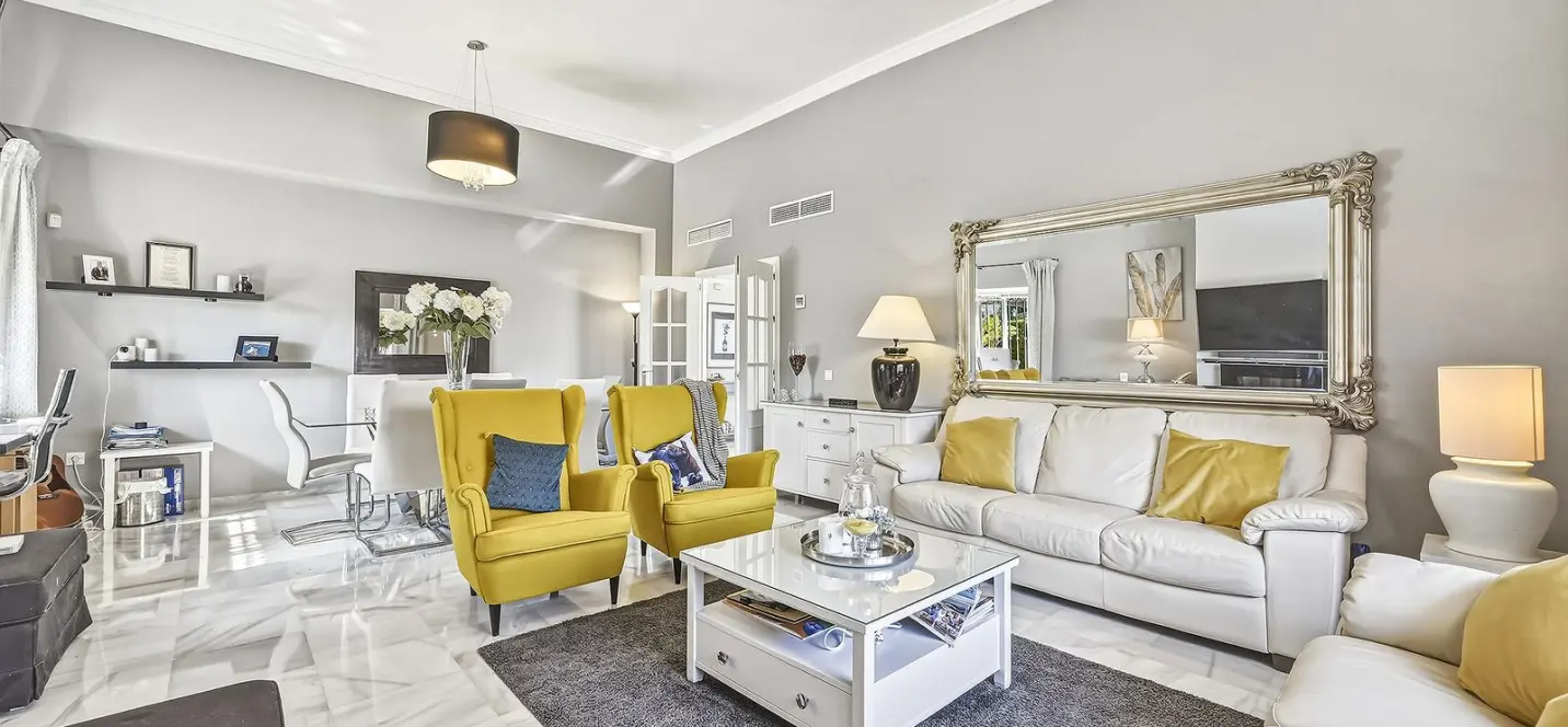 Sale of detached villa in Bahía de Marbella 2