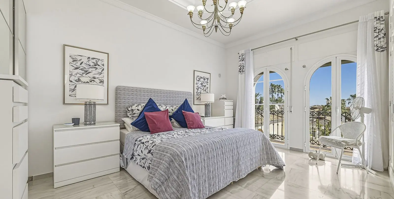Sale of detached villa in Bahía de Marbella 5