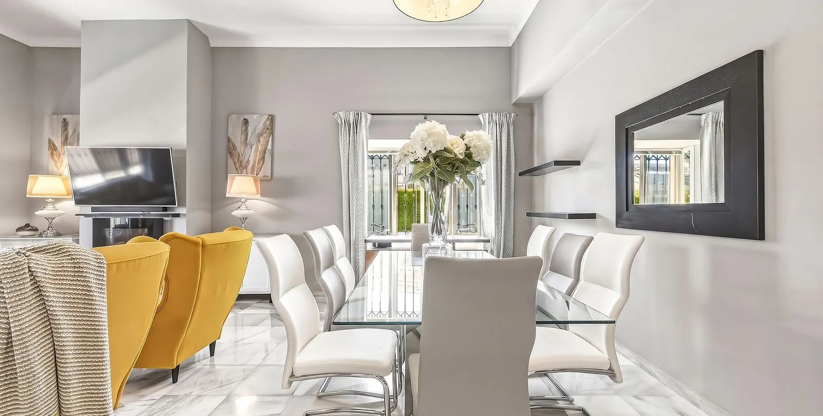 Sale of detached villa in Bahía de Marbella 6