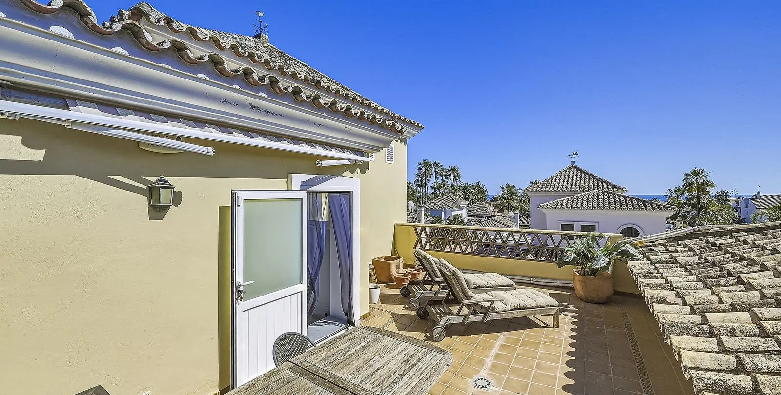 Sale of detached villa in Bahía de Marbella 10