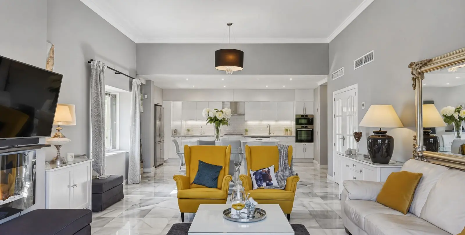 Sale of detached villa in Bahía de Marbella 14