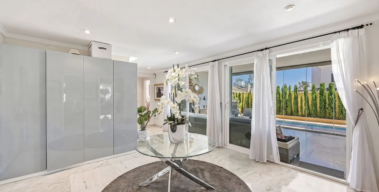 Sale of detached villa in Bahía de Marbella 17