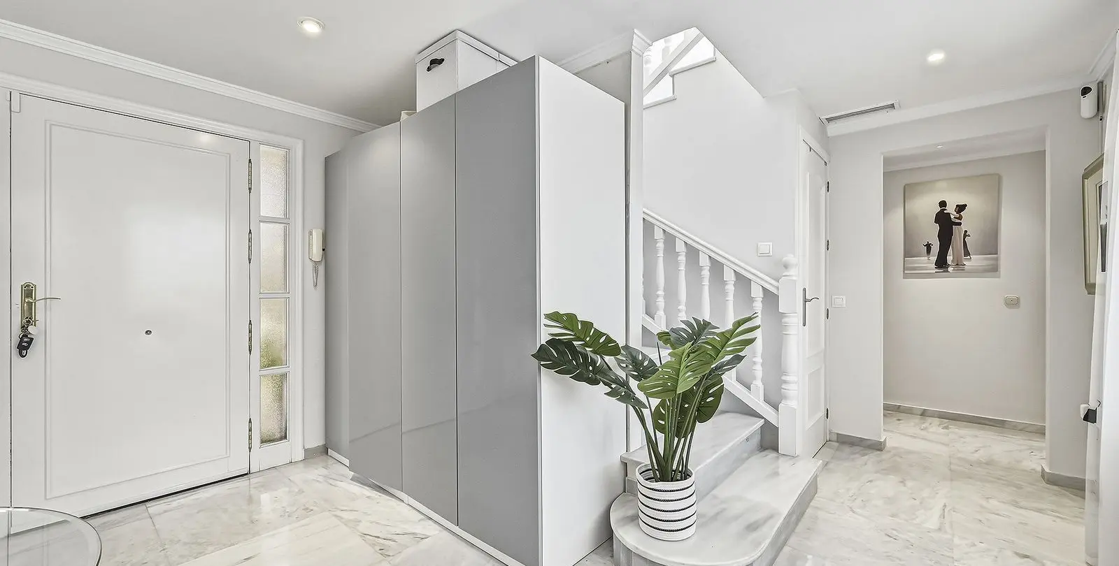 Sale of detached villa in Bahía de Marbella 18