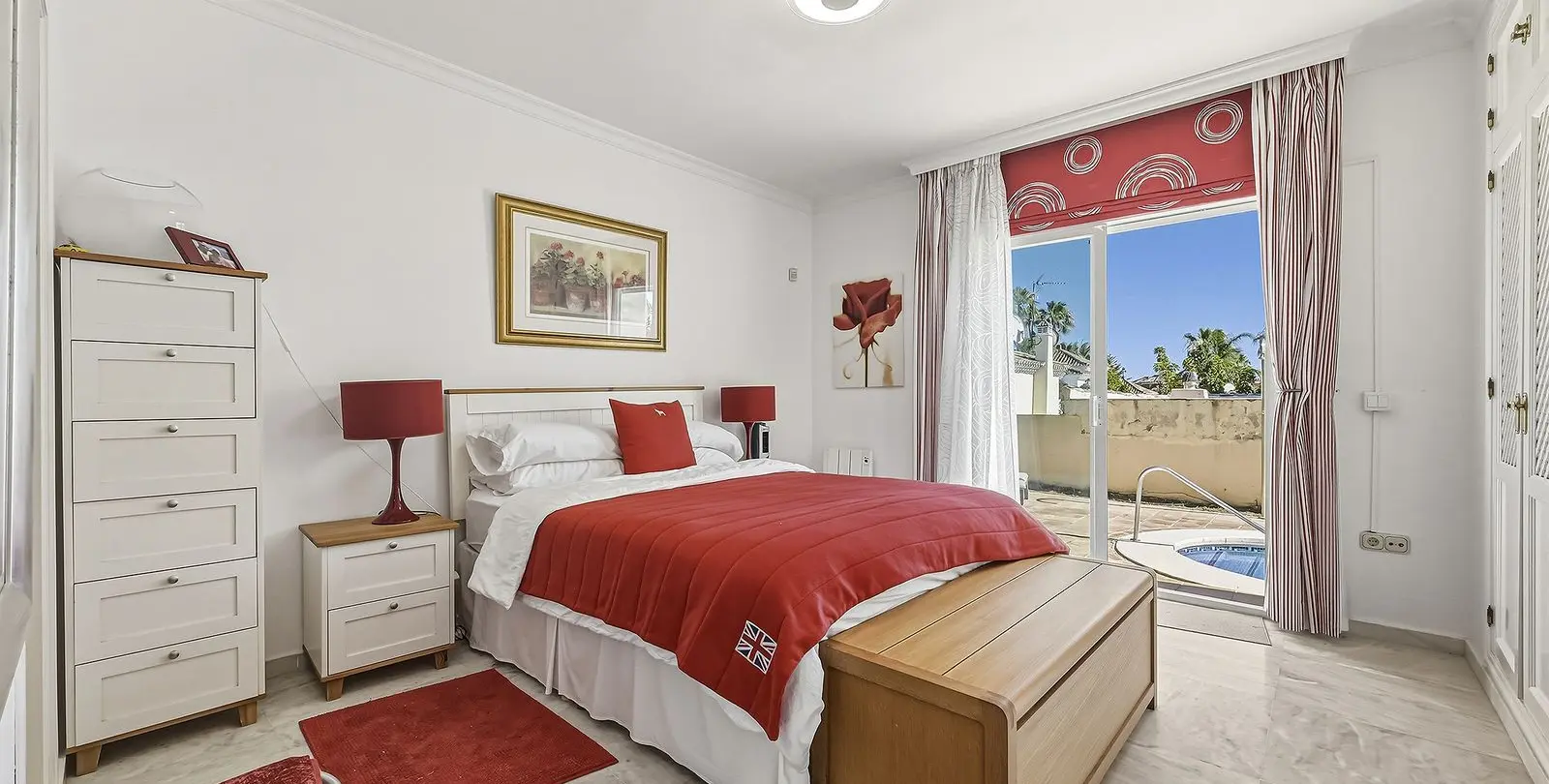 Sale of detached villa in Bahía de Marbella 23