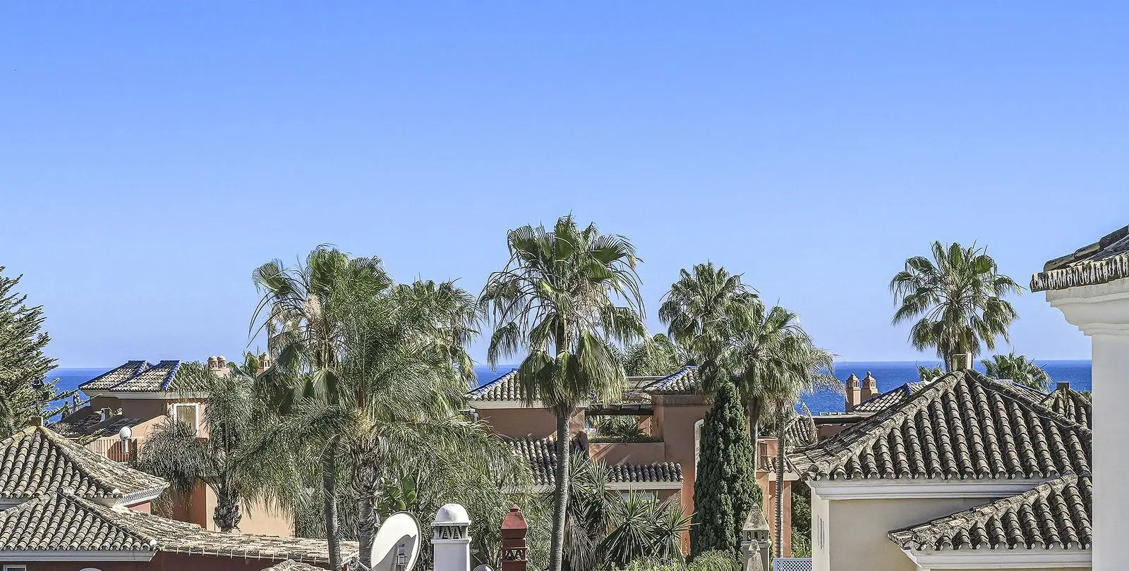 Sale of detached villa in Bahía de Marbella 35