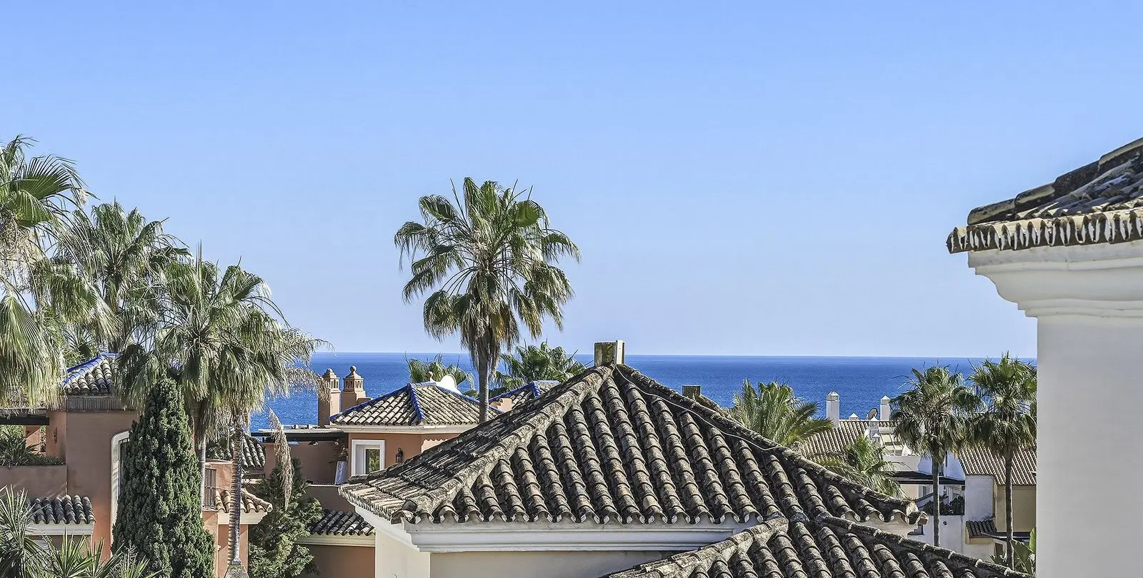 Sale of detached villa in Bahía de Marbella 36