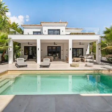 Venta de villa independiente en Marbesa