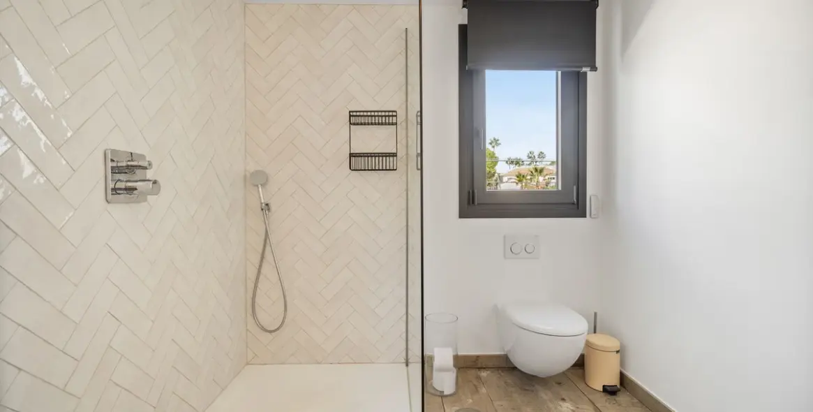 Venta de villa independiente en Marbesa 12