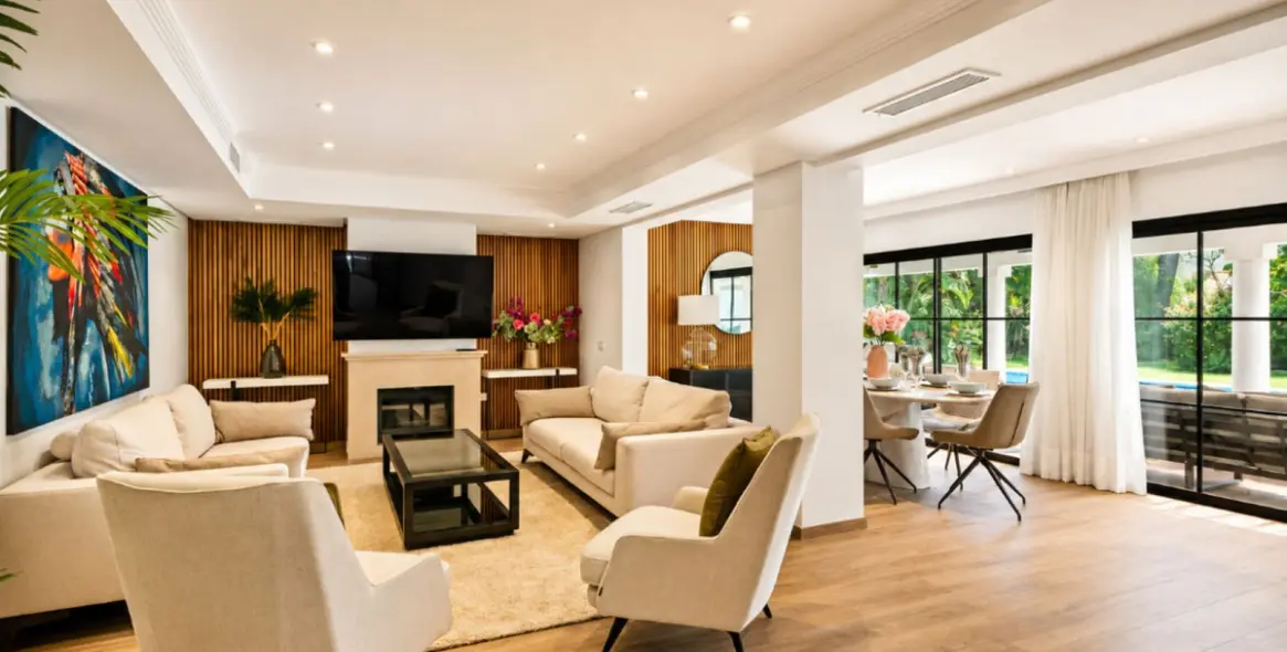 Sale of detached villa in Hacienda Las Chapas 5