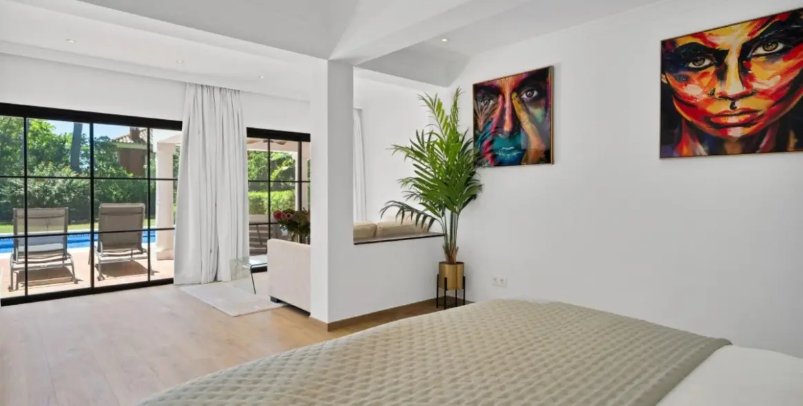 Sale of detached villa in Hacienda Las Chapas 24