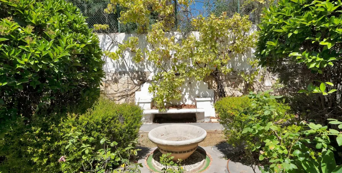 Sale of detached villa in Hacienda Las Chapas 43