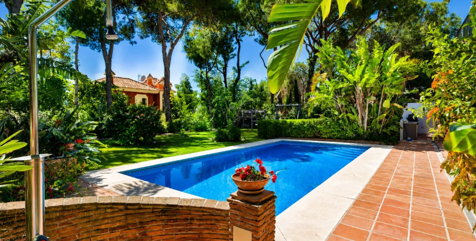 Venta de villa independiente en Hacienda Las Chapas 2