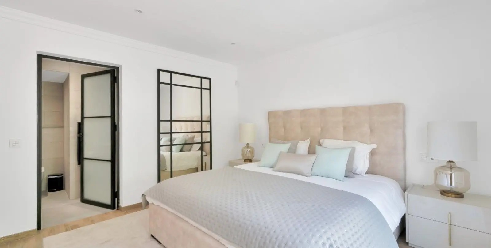 Venta de villa independiente en Hacienda Las Chapas 27