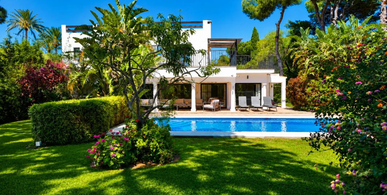 Venta de villa independiente en Hacienda Las Chapas 36