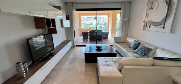 Long-term rent of middle floor apartment in El Paraiso 0