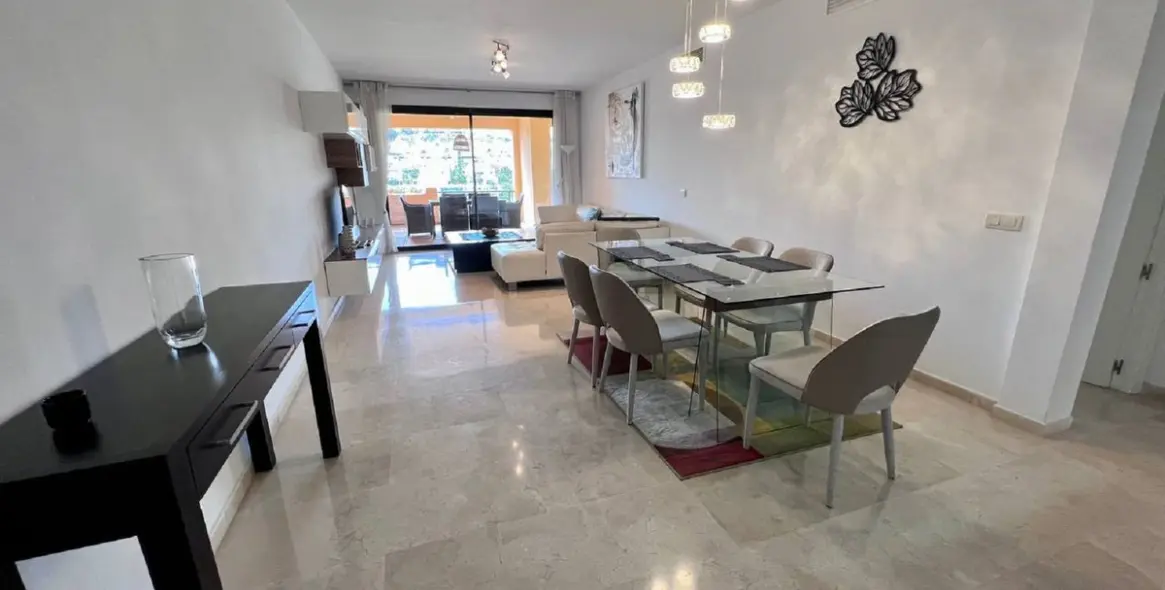 Long-term rent of middle floor apartment in El Paraiso 3