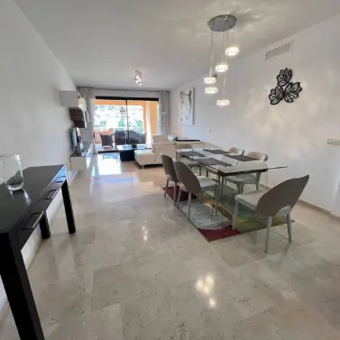 Long-term rent of middle floor apartment in El Paraiso