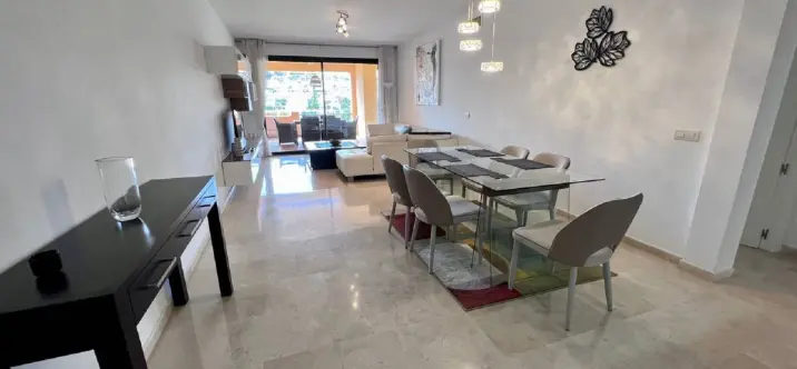 Long-term rent of middle floor apartment in El Paraiso 2