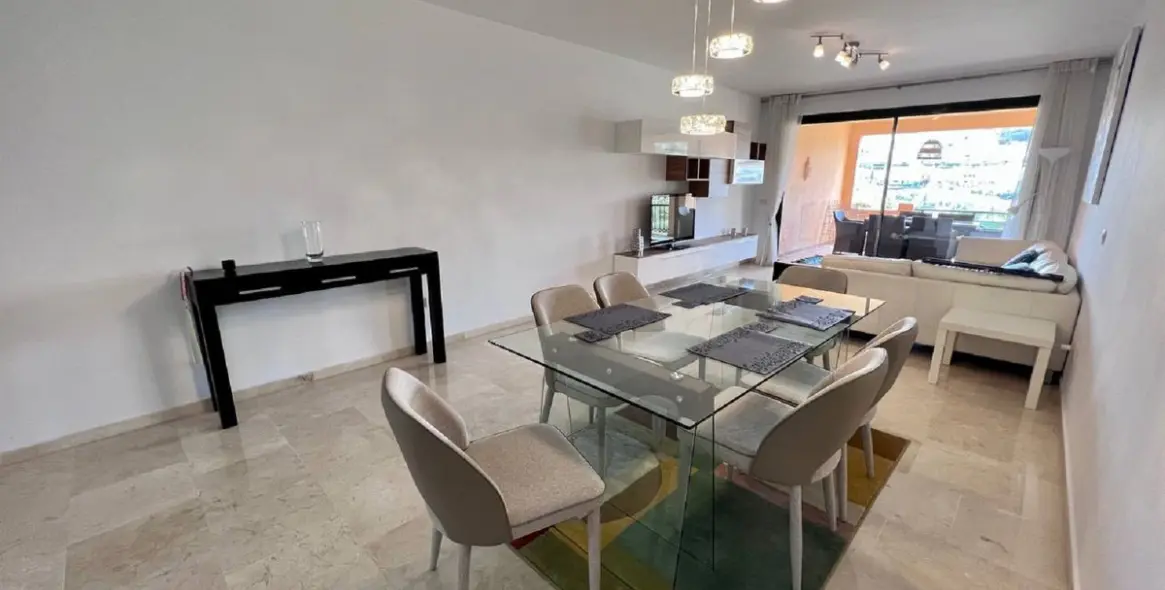 Long-term rent of middle floor apartment in El Paraiso 4