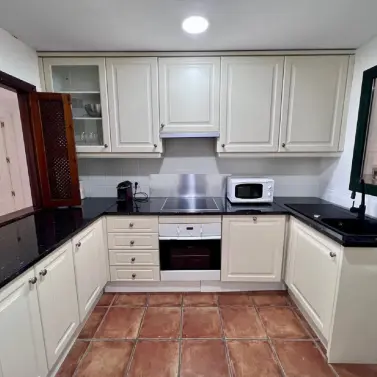 Long-term rent of middle floor apartment in El Paraiso