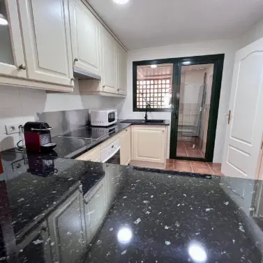 Long-term rent of middle floor apartment in El Paraiso