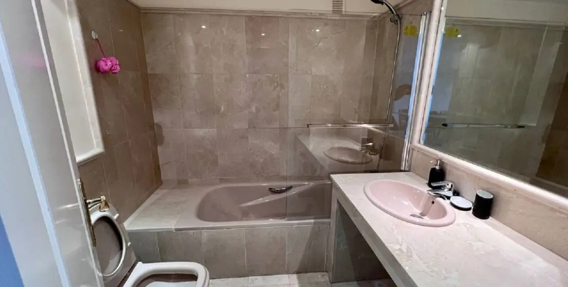 Long-term rent of middle floor apartment in El Paraiso 10