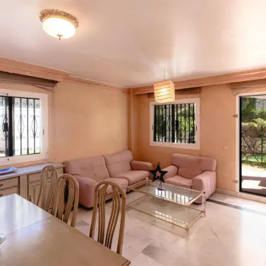 Sale of middle floor apartment in Marbella