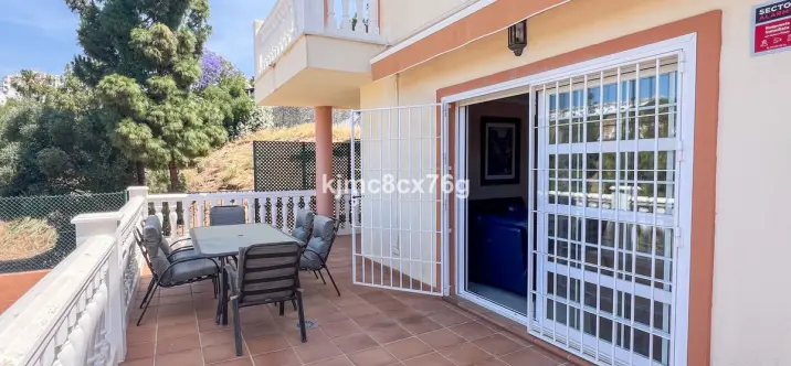 Sale of detached villa in Calahonda 2