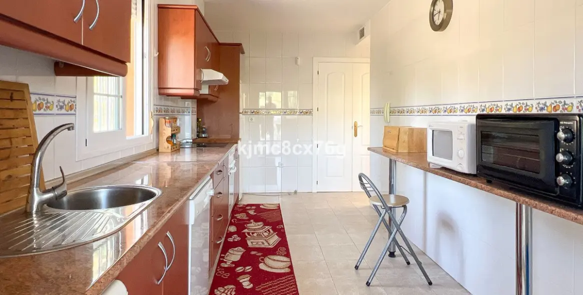 Sale of detached villa in Calahonda 12