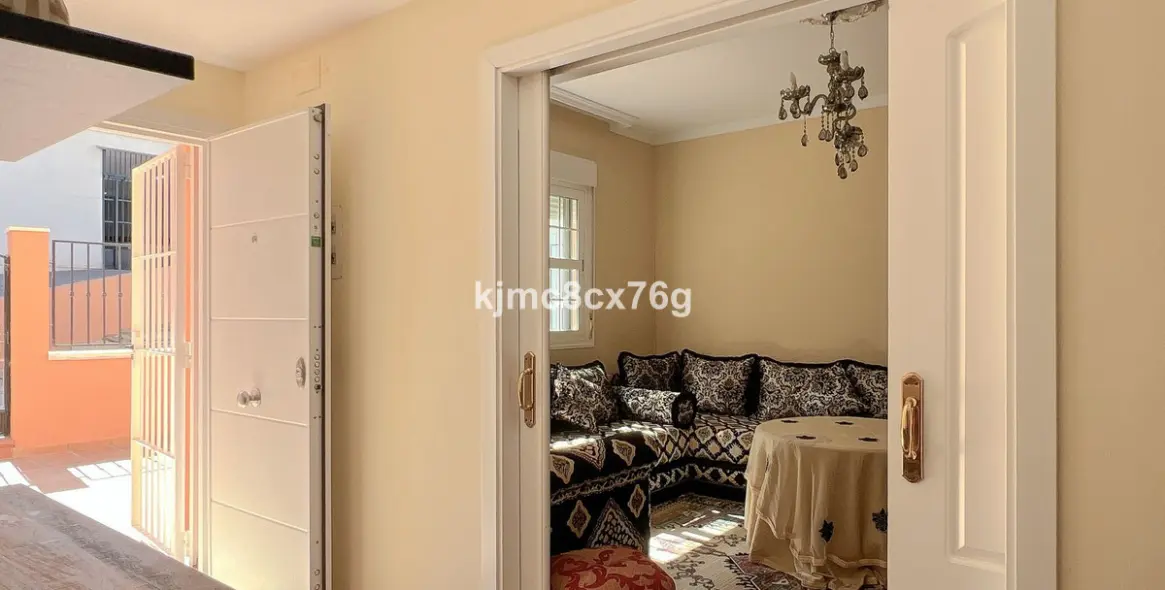 Sale of detached villa in Calahonda 13