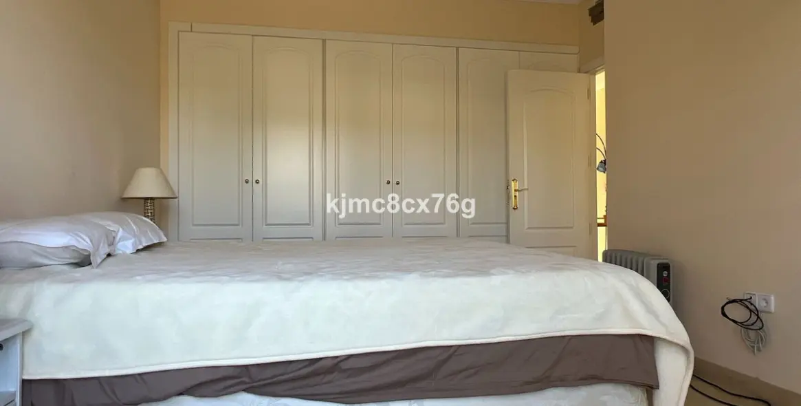Sale of detached villa in Calahonda 25
