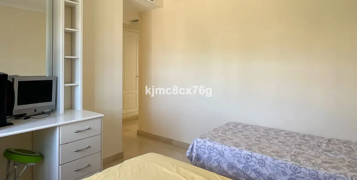 Sale of detached villa in Calahonda 33