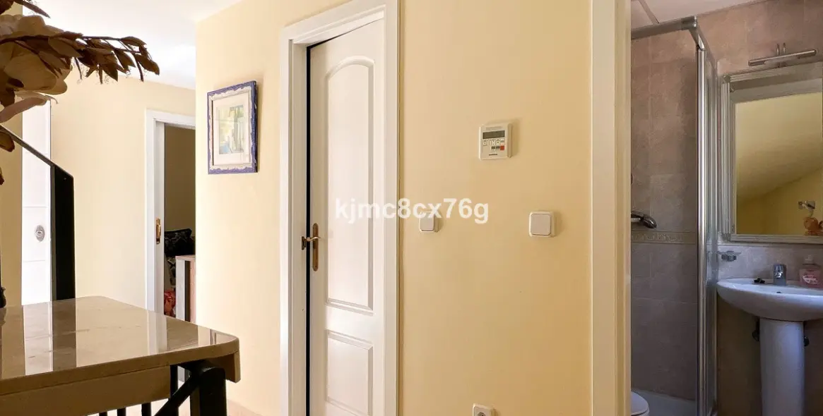 Sale of detached villa in Calahonda 42