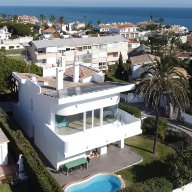Sale of detached villa in El Faro
