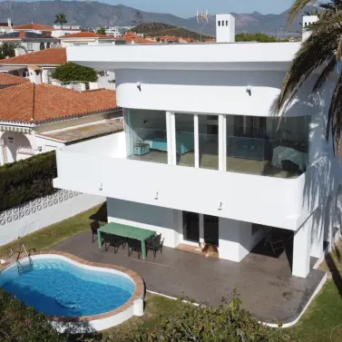 Sale of detached villa in El Faro