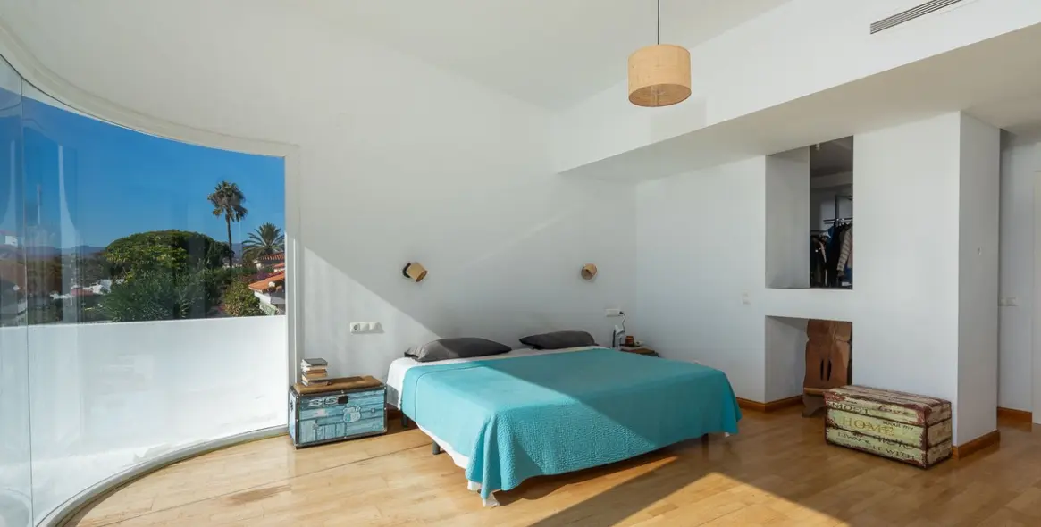 Sale of detached villa in El Faro 20