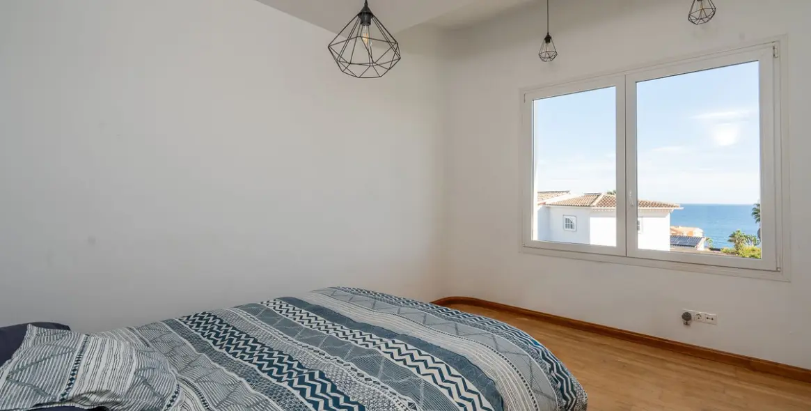 Sale of detached villa in El Faro 31