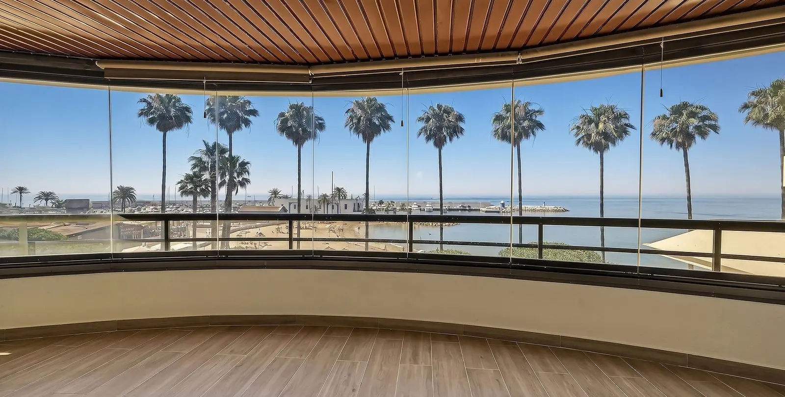 Sale of middle floor apartment in Marbella 2