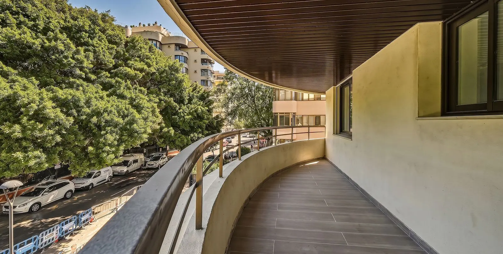 Sale of middle floor apartment in Marbella 16