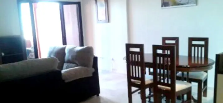 Alquiler a corto plazo de apartamento en planta media en Estepona 4