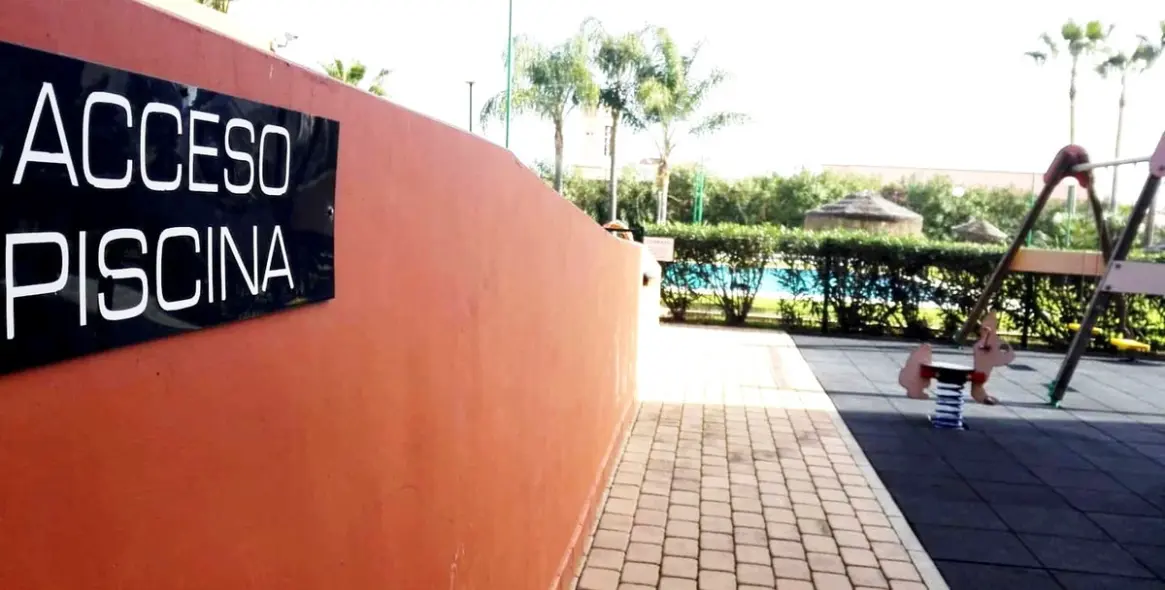 Alquiler a corto plazo de apartamento en planta media en Estepona 7
