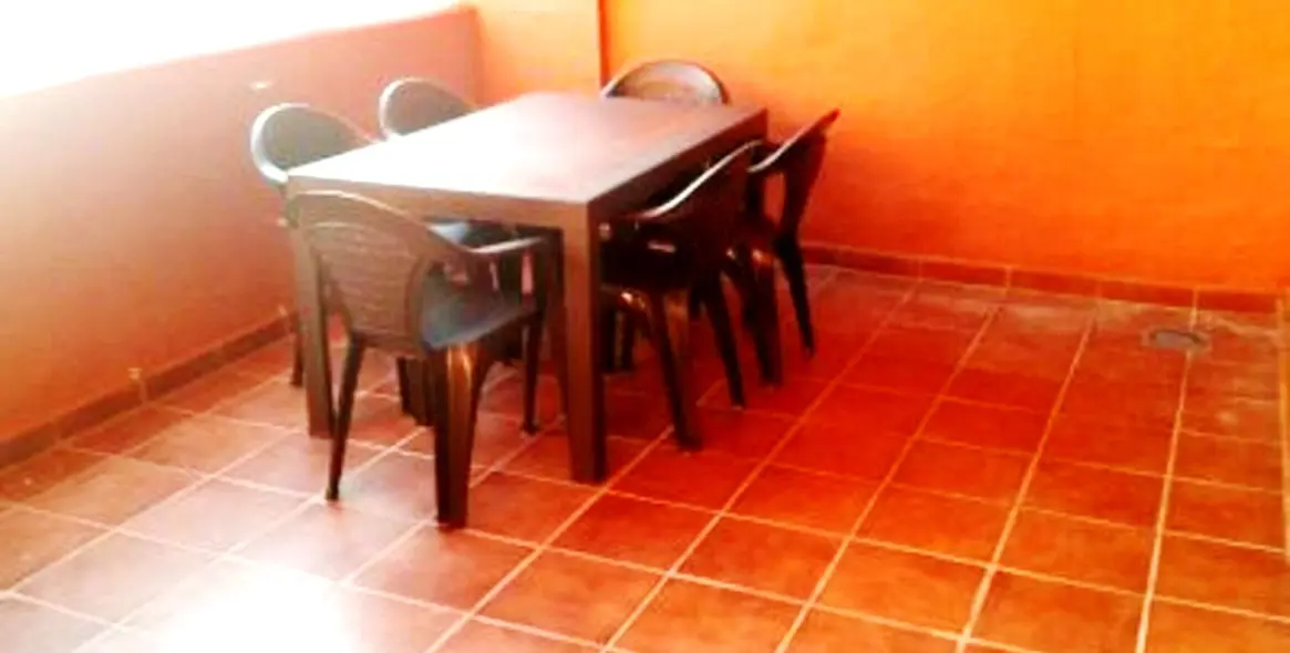 Alquiler a corto plazo de apartamento en planta media en Estepona 10